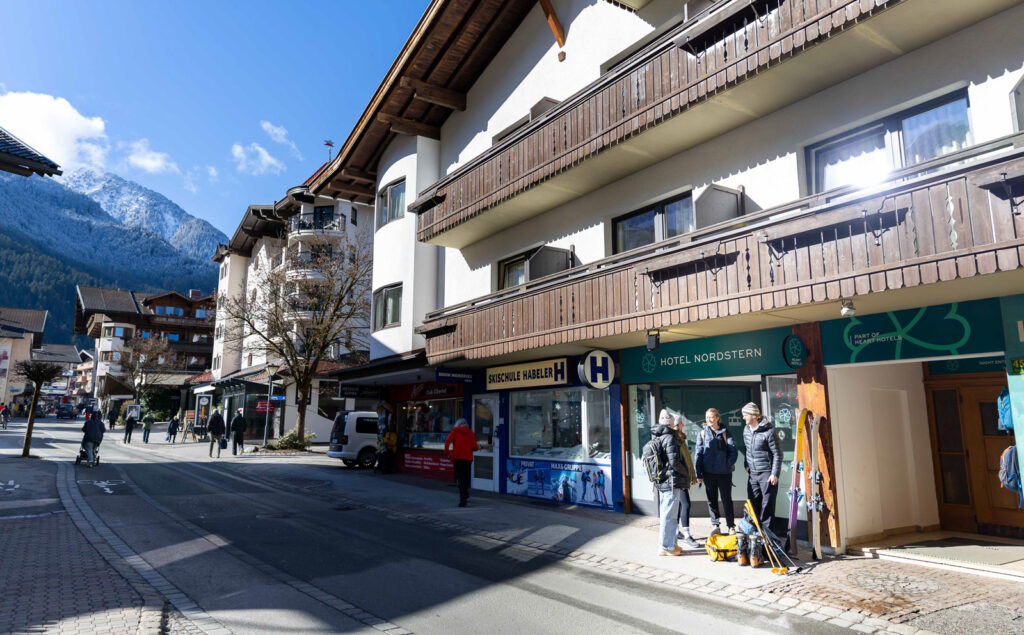 Heart_Hotel_Nordstern_Mayrhofen_2025_Reception-3