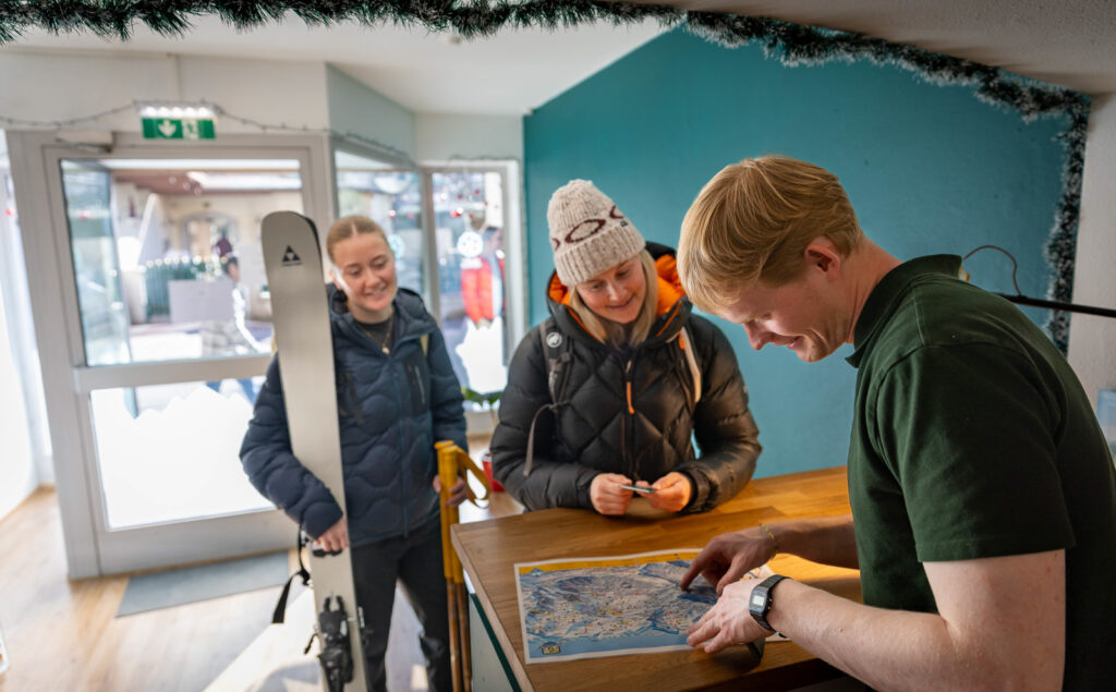 Heart_Hotel_Nordstern_Mayrhofen_2025_Reception-5